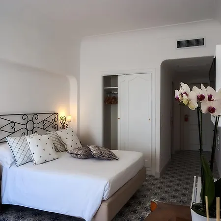 Montemare Szálloda Positano